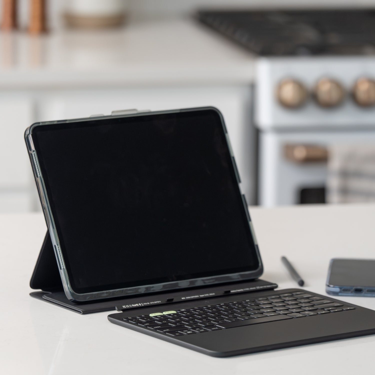 Teclado Pro Keys 2 iPad Air 13 · ZAGG Chile – ZAGG CHILE